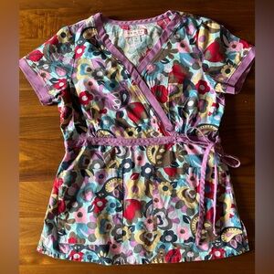 Koi Kathy Peterson Floral Scrub Top Small